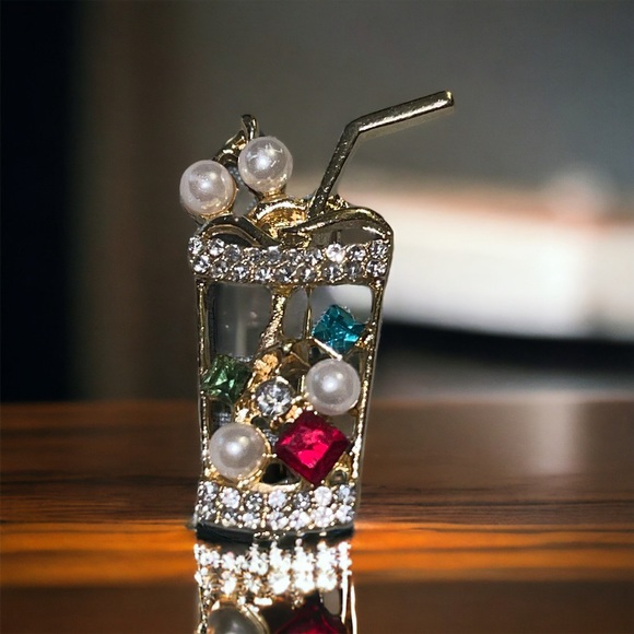 Jewelry - Tiny Drink Brooch